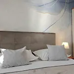 Guest house And With Parking Space - 6767 Makarska