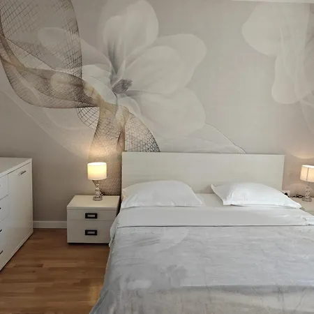 And With Parking Space - 6767 Maison d'hôtes 3*