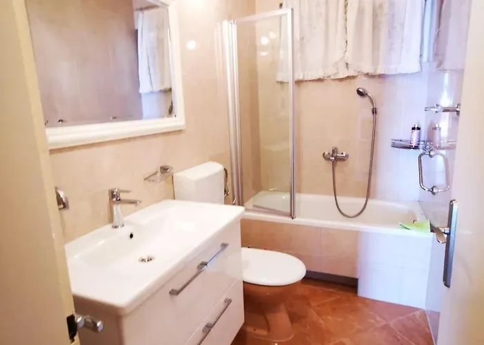 And With Parking Space - 6767 马卡尔斯卡