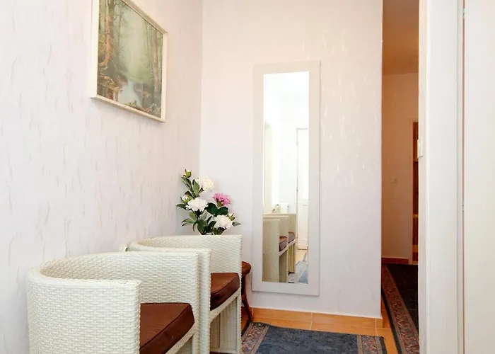 And With Parking Space - 6767 招待所