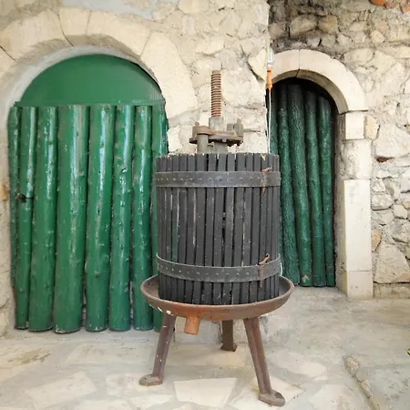 And With Parking Space - 6767 Konukevi 3*