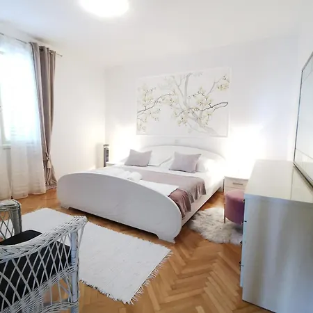 And With Parking Space - 6767 Makarska