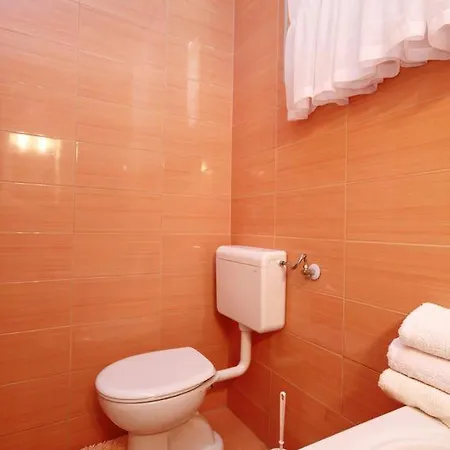 And With Parking Space - 6767 3* Makarska