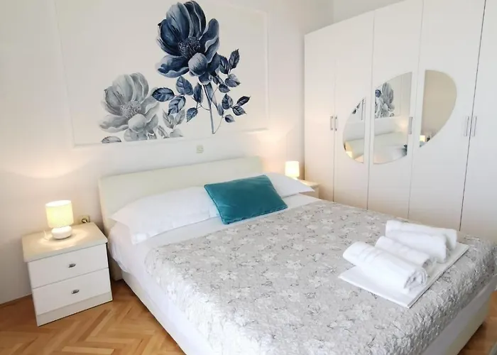 And With Parking Space - 6767 Konukevi