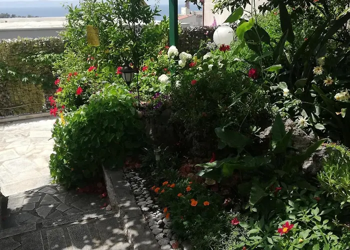 And With Parking Space - 6767 3* Makarska